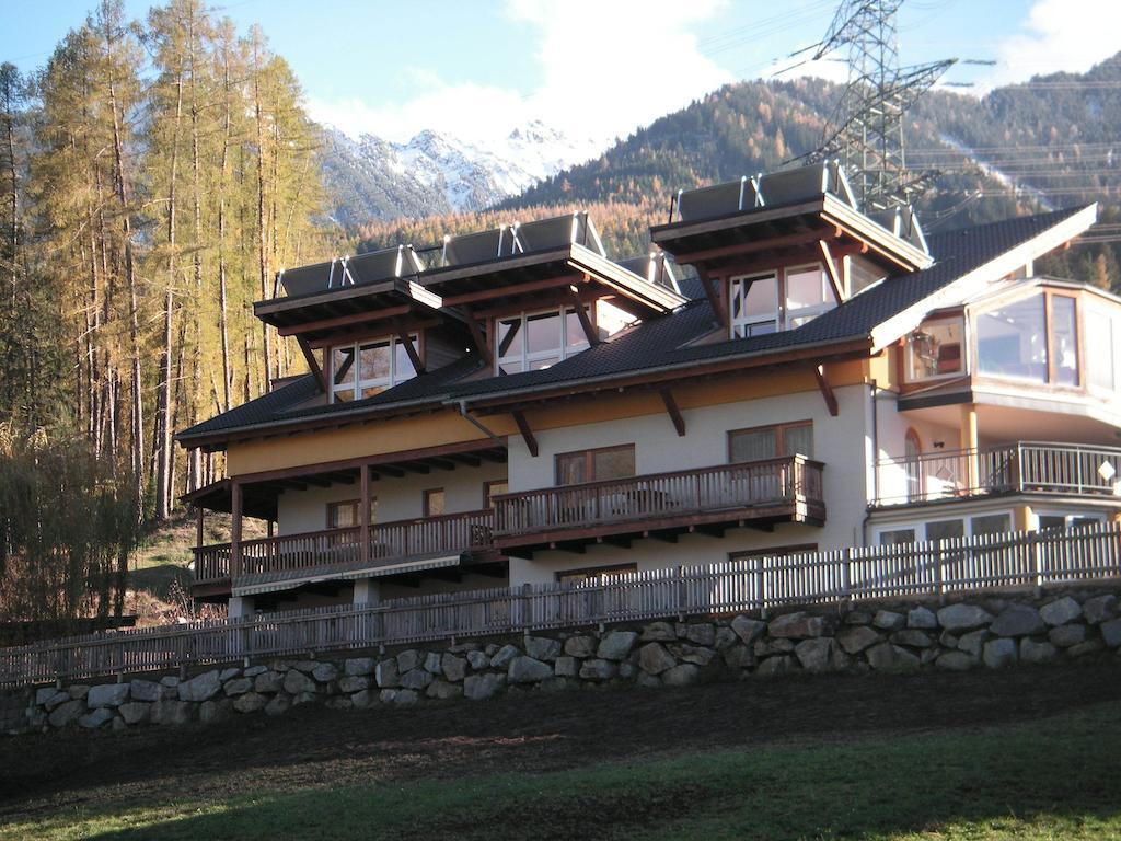 Gaestehaus Falkenblick Arzl im Pitztal Exterior photo